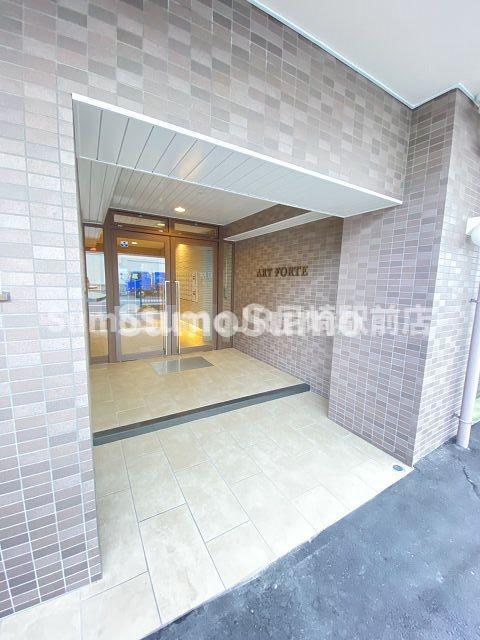 エントランス　ゆとりのあるエントランスです