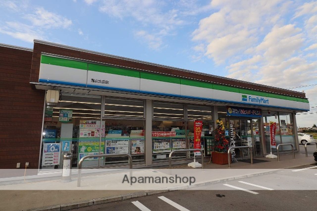 コンビニ　ファミリーマート（コンビニ）まで3289m