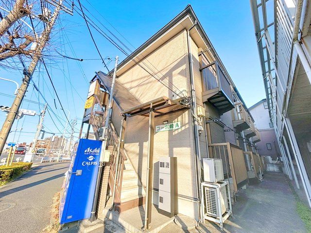 建物外観　★コンビニまで３０ｍ・スーパーまで１５０ｍで便利ですよ★