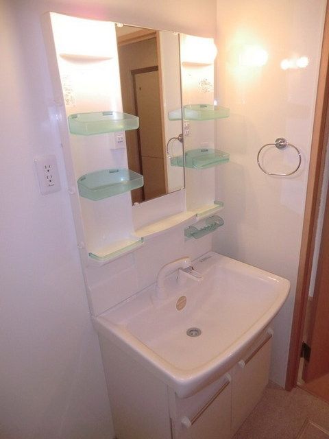 洗面設備　※別号室参考写真です