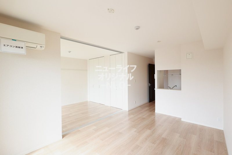 居室・リビング　11.8帖　夏・冬の快適生活を支えるエアコン付き☆