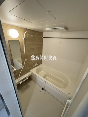 バス・シャワールーム　雨の日でも安心の浴室乾燥機付きです♪