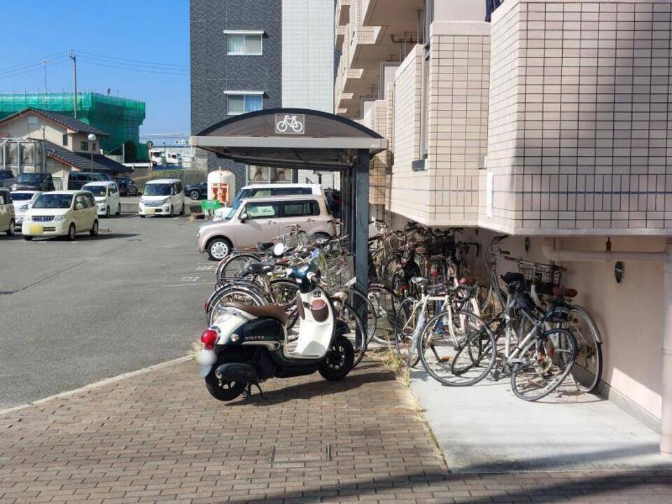 駐車場　駐輪場