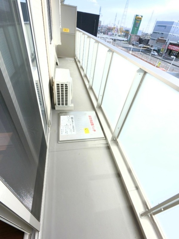 バルコニー　図面と現状に相違がある場合には現状を優先