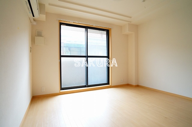 居室・リビング　開放感のあるゆったりとしたお部屋です♪