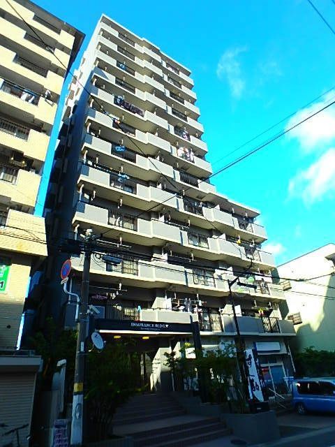 建物外観　１階にはテナントが入っています。