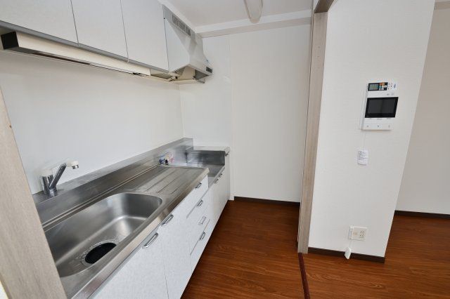 キッチン　※同建物　同タイプ間取り別室設備施工例　現況優先