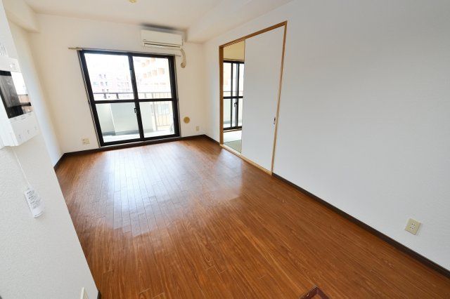 居室・リビング　※同建物　同タイプ間取り別室設備施工例　現況優先