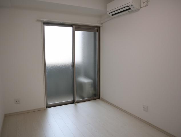 その他部屋・スペース　205号室モデルです。床・建具の色合いは異なります。