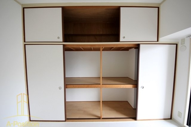 収納　ロベリア弐番館