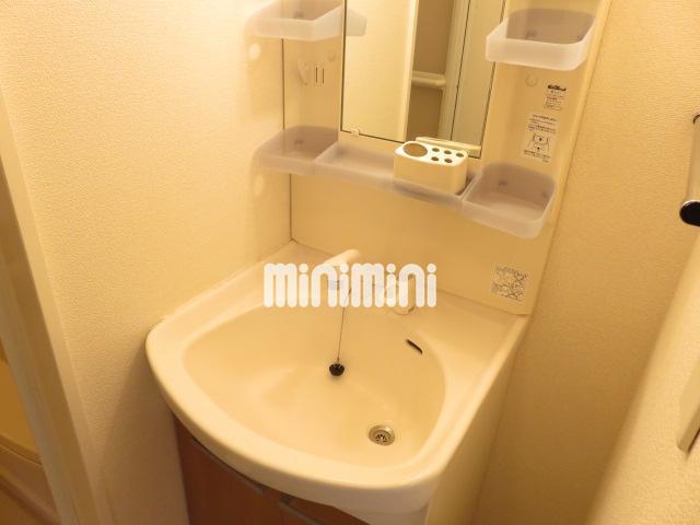 洗面設備　キレイな洗面台です