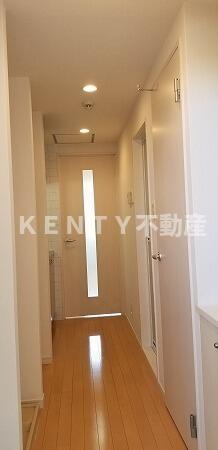 玄関　収納もある玄関です