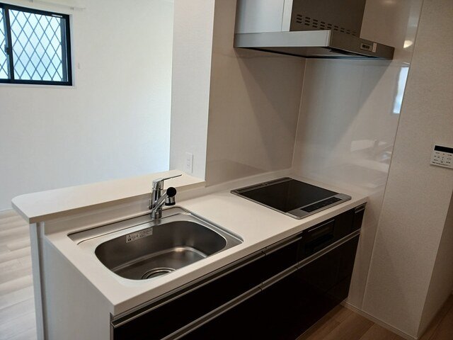 キッチン　コンパクトなキッチンで掃除もラクラク