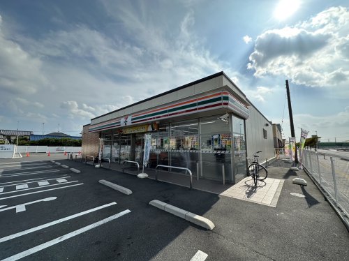 コンビニ　セブンイレブン羽生駅西口（コンビニ）まで1008m