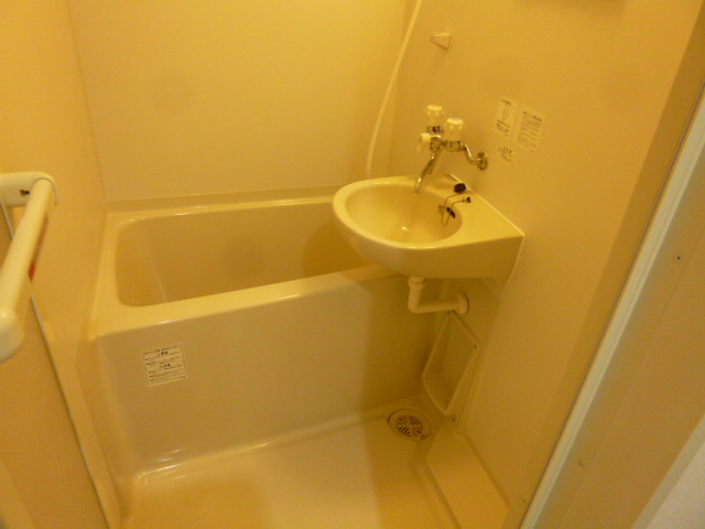 バス・シャワールーム　日々の疲れを癒すお風呂付です