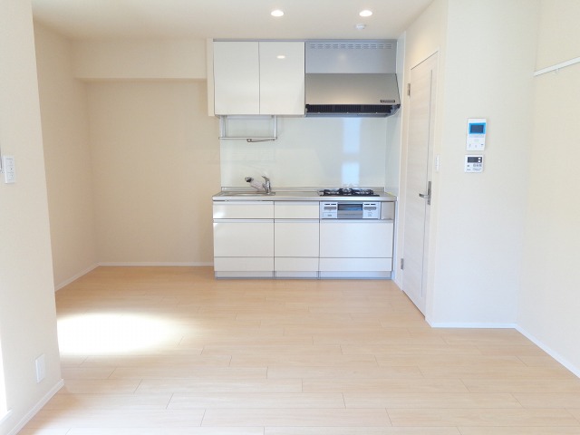 居室・リビング　明るいリビング