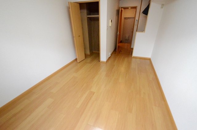 居室・リビング　エアコン付きで初期費用を抑えられます♪