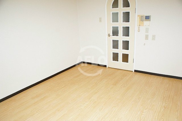 居室・リビング　EPOあみだ池レジデンスII　開放的な室内