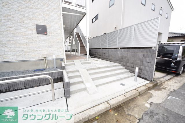 エントランス　お問合せは【タウンハウジング】まで！※現地待合わせ相談可！