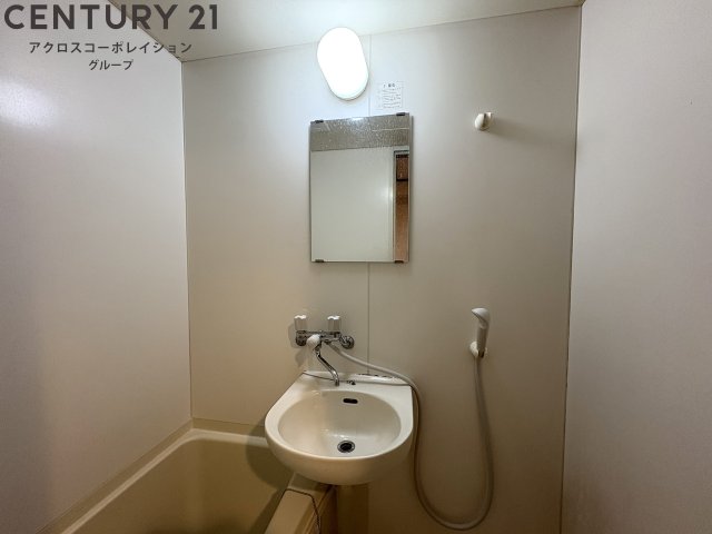 洗面設備　お風呂に洗面台付きです！