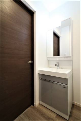 洗面設備　朝の支度にいかがでしょうか