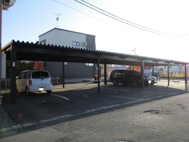 駐車場　駐車場
