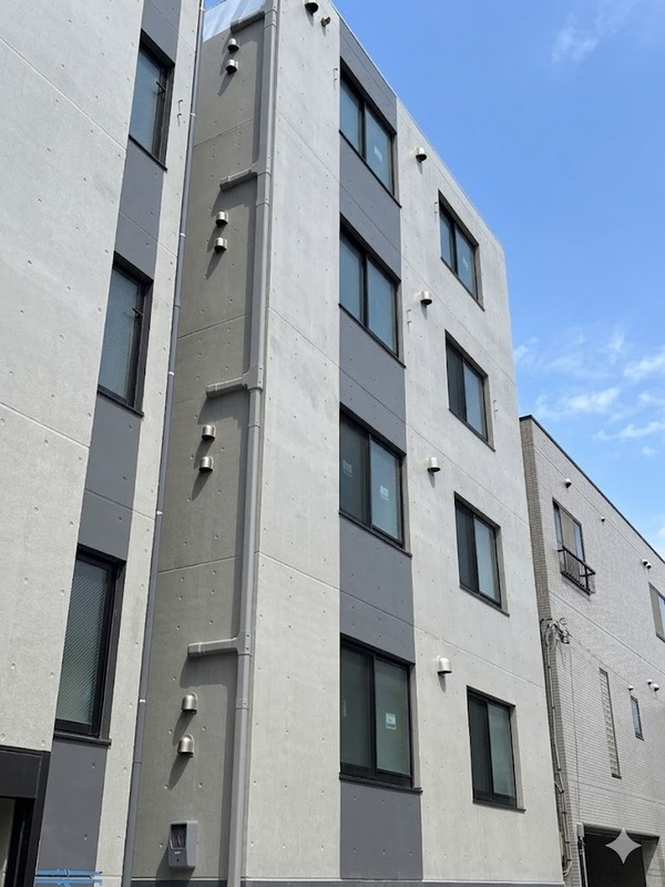 建物外観　直線的なフォルムでかっこいい見た目