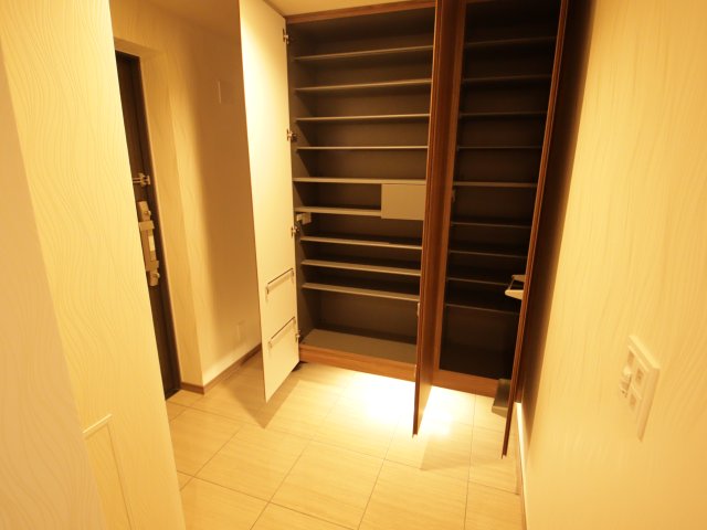 玄関　※他のお部屋の参考写真です※