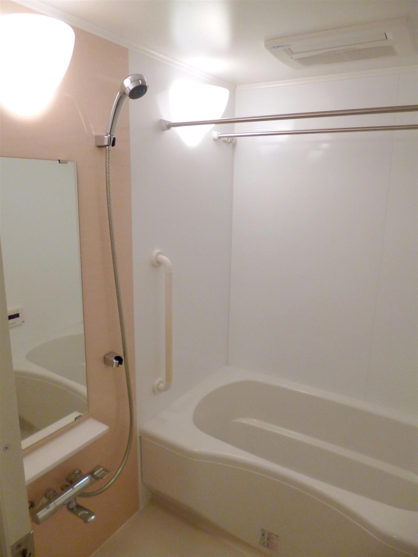 バス・シャワールーム　浴室