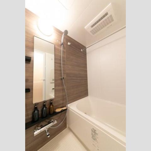 バス・シャワールーム　※別部屋の参考写真です。