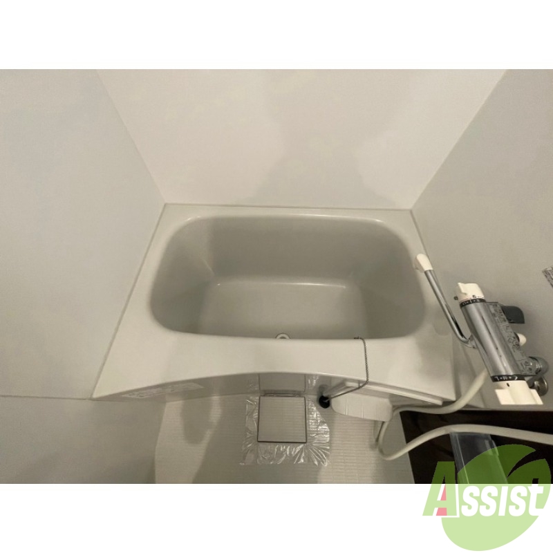 バス・シャワールーム　こちらはバスルームになります。浴室乾燥機付きです。