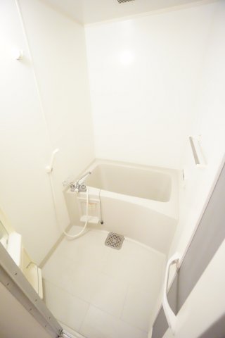 バス・シャワールーム　※同物件、同タイプのお部屋です