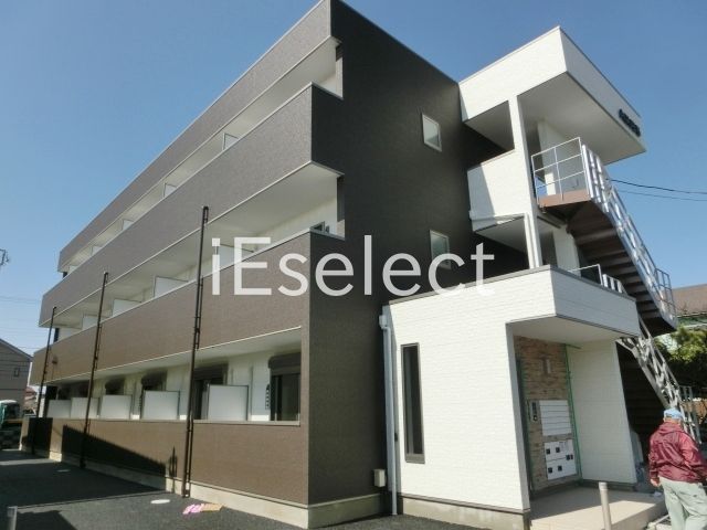 建物外観　２０１５年３月竣工の築浅物件