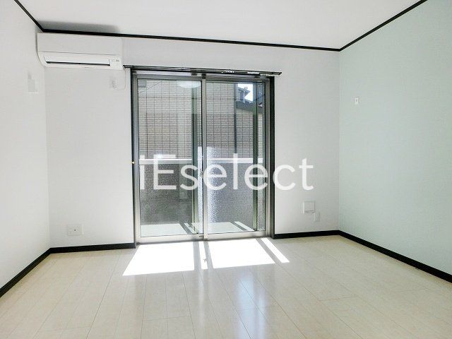 居室・リビング　７．７帖の洋室