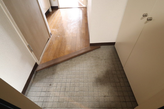 玄関　※別部屋の写真です