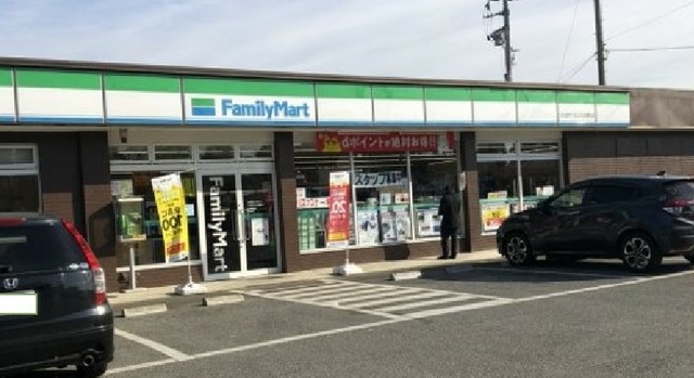 コンビニ　ファミリーマート（コンビニ）まで190m