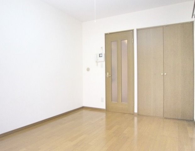 居室・リビング　★洋室広々★