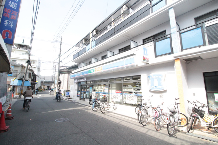 コンビニ　ローソン（コンビニ）まで318m