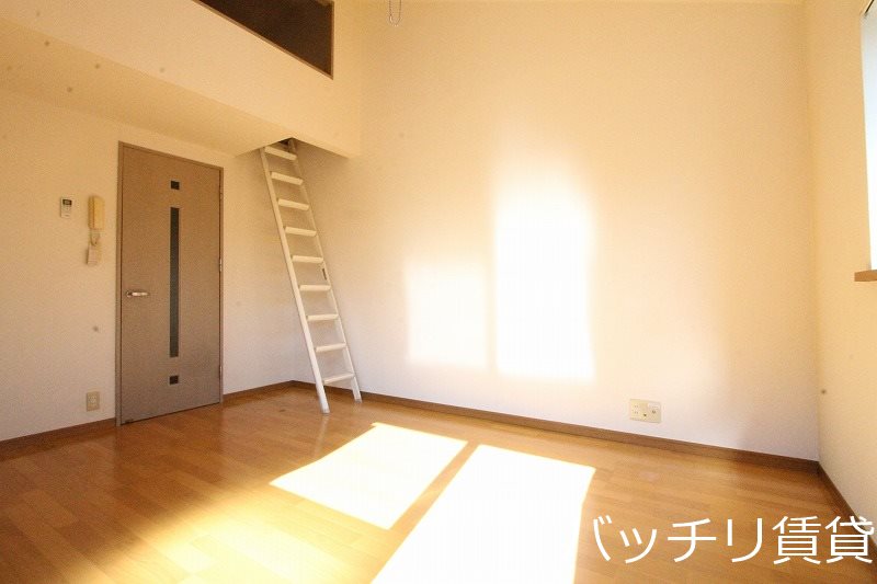 居室・リビング　同型タイプの為、現状を優先致します。