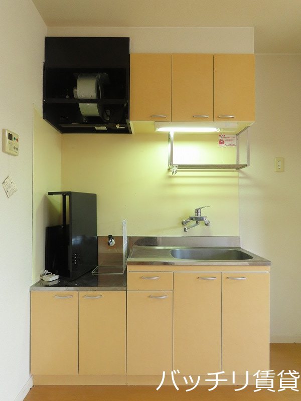 キッチン　別号室タイプの為、現状を優先いたします