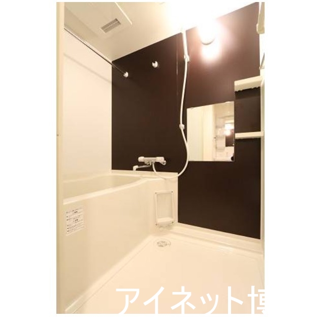 バス・シャワールーム　落ち着く雰囲気のお風呂ですね