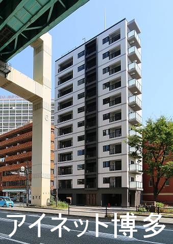 建物外観　博多駅まで徒歩10分好立地物件です