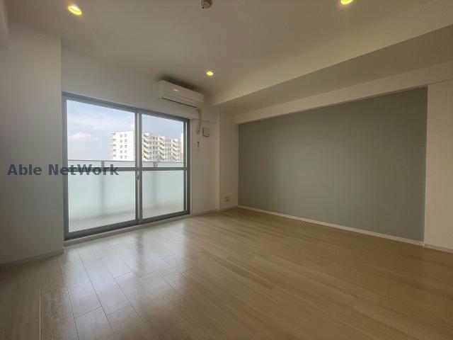 居室・リビング　※同物件別部屋