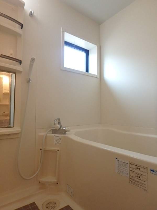 バス・シャワールーム　図面と現状に相違がある場合には現状を優先