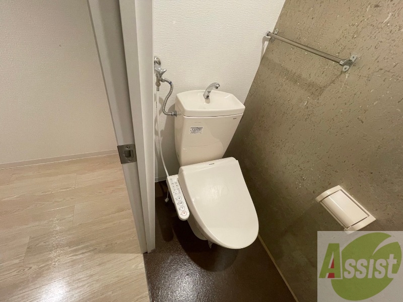 トイレ　こちらはトイレです。清潔感があり、安心して使用できます。