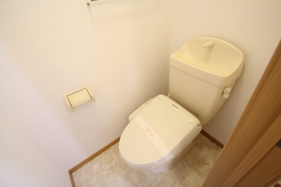 トイレ　※別部屋の写真です