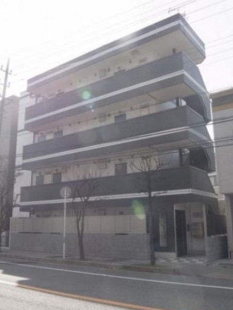 建物外観　４階建ての賃貸マンション