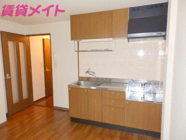 キッチン　同建物別部屋写真です