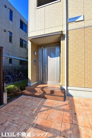 エントランス　オートロック付のエントランスです。
