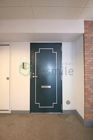 玄関　収納もある玄関です